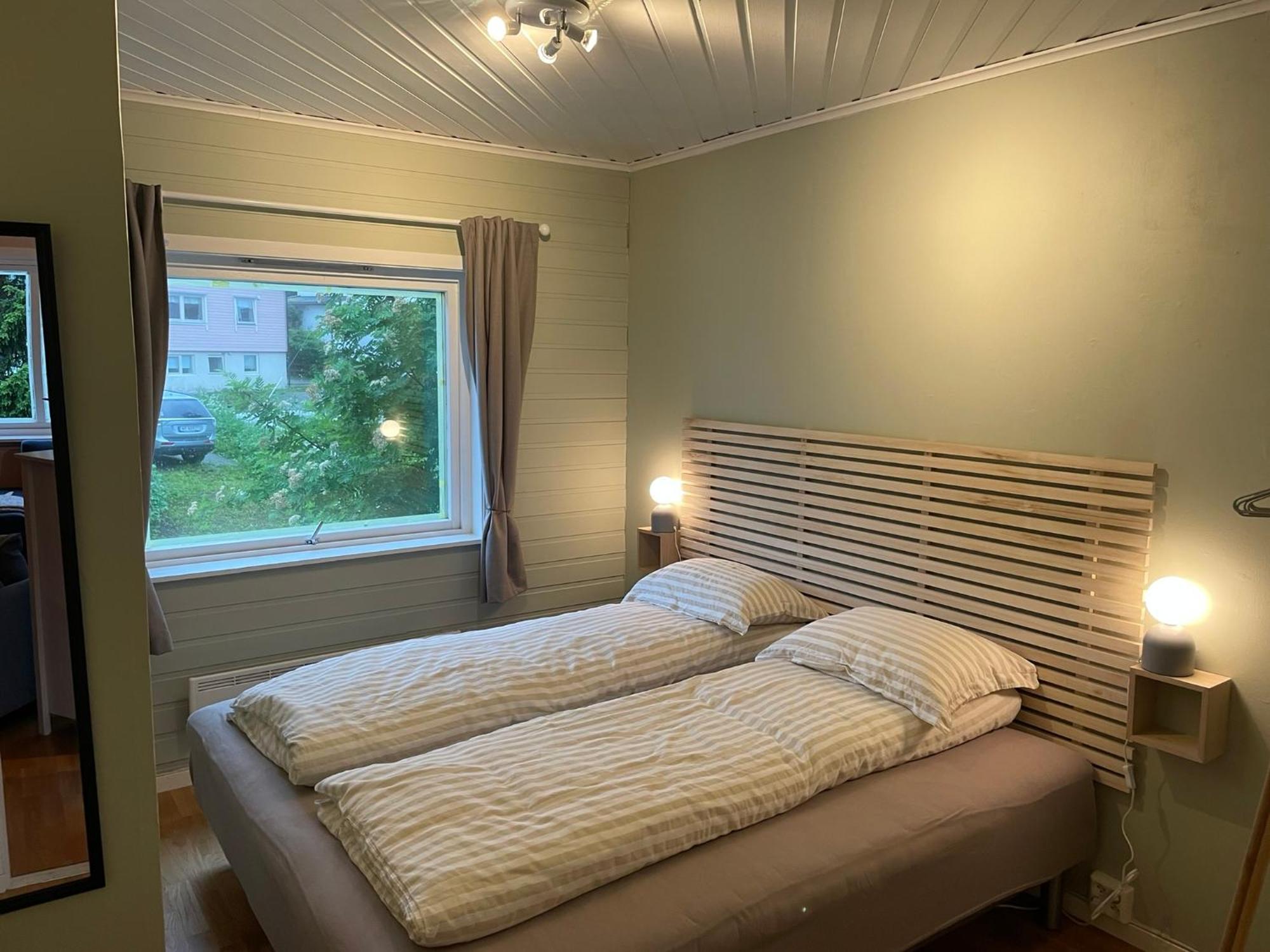 Centrally Located Apartment In Classic Townhouse Тромсе Екстер'єр фото