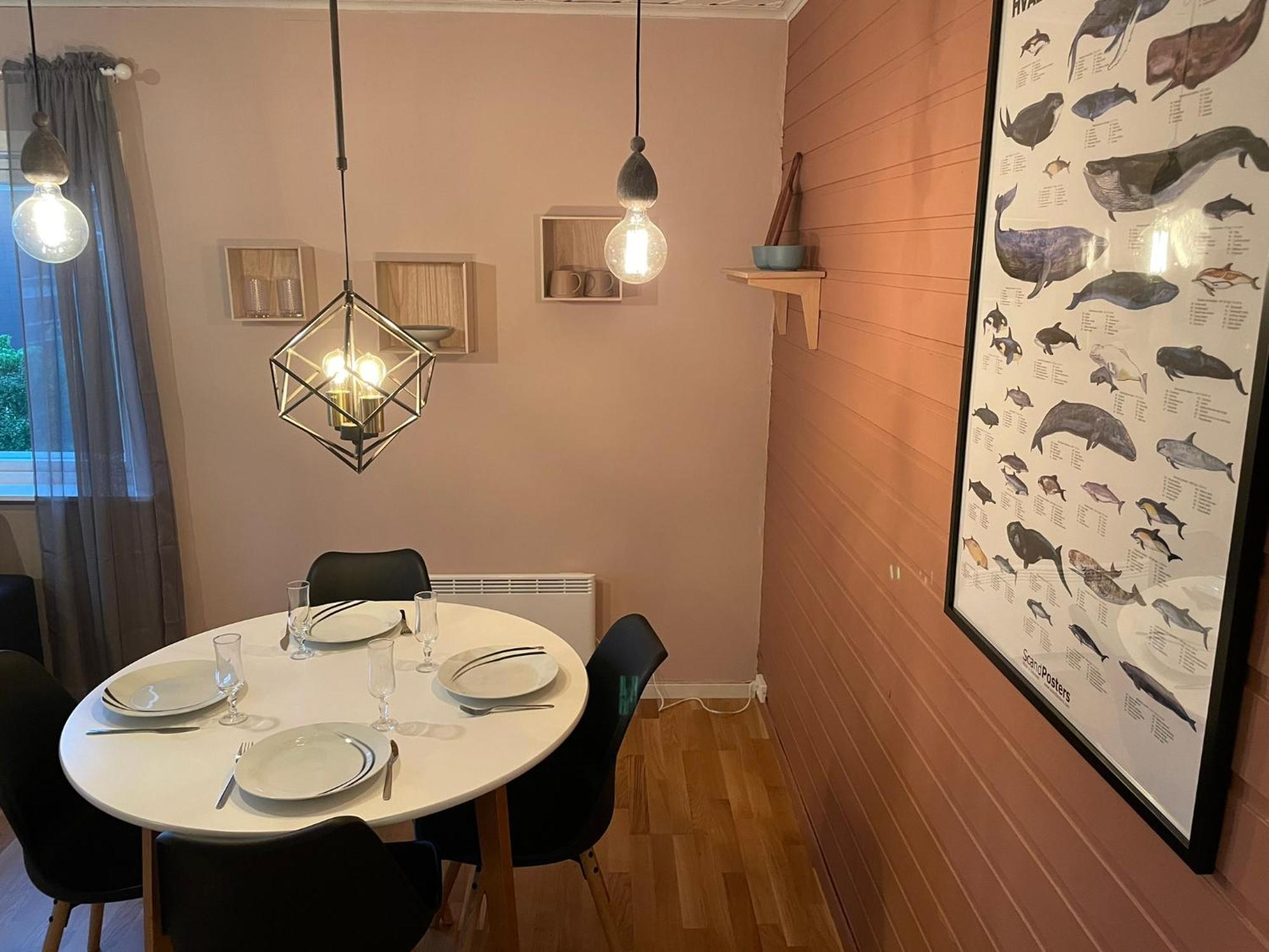 Centrally Located Apartment In Classic Townhouse Тромсе Екстер'єр фото
